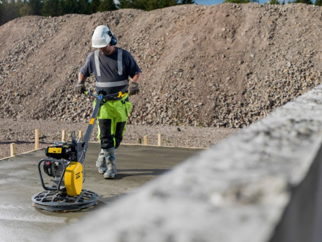 Машина затирочная Husqvarna BG 245 H4 F BC 615мм 9679288-01 Машина затирочная Husqvarna BG 245 H4 F BC 615мм 9679288-01