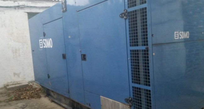 БУ дизельный генератор SDMO v330 в кожухе БУ дизельный генератор SDMO v330 в кожухе