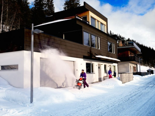 HUSQVARNA ST 151 Снегоуборщик бензиновый 9618100-14