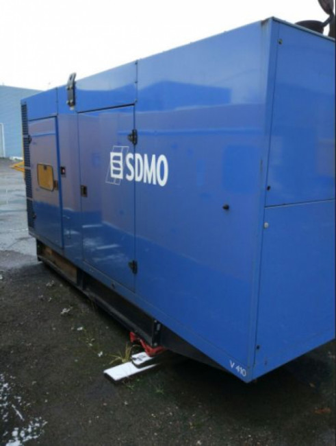 БУ дизельный генератор SDMO V410C2 в кожухе БУ дизельный генератор SDMO V410C2 в кожухе