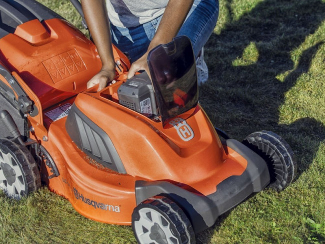 HUSQVARNA LC 141Li Газонокосилка аккумуляторная 9676284-01