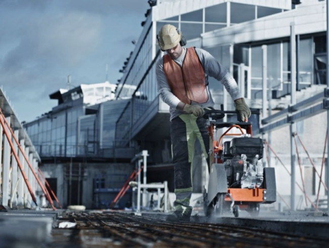 HUSQVARNA FS 400 LV Швонарезчик бензиновый 9677965-01 HUSQVARNA FS 400 LV Швонарезчик бензиновый 9677965-01