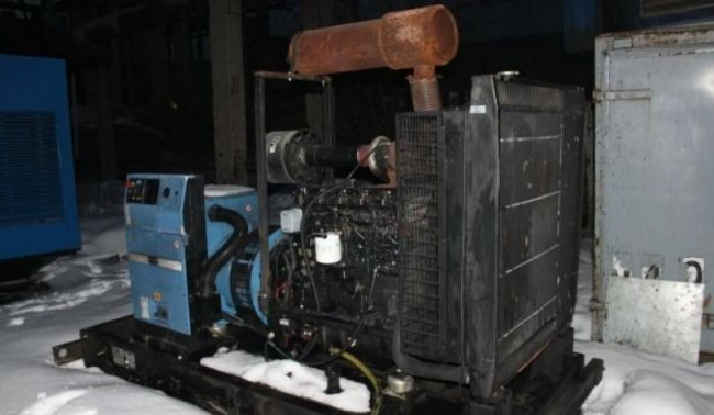 БУ дизельный генератор SDMO j275k