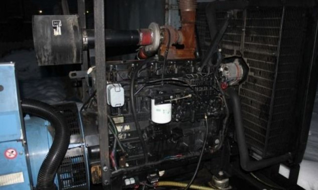 БУ дизельный генератор SDMO j275k