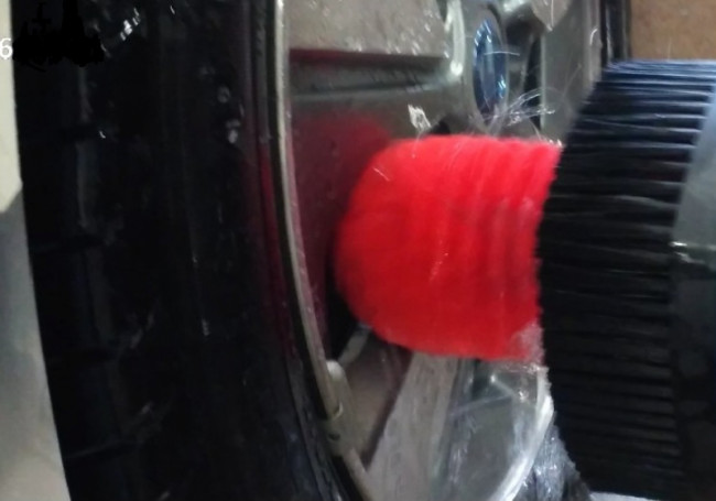 Насадка с вращающейся щёткой и ёмкостью для чистящего средства для моек Husqvarna  5906606-01