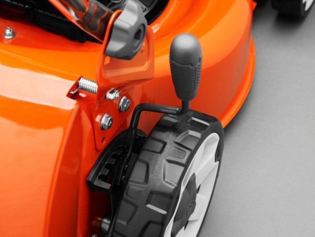 HUSQVARNA LC 140S Газонокосилка бензиновая 9676368-01 HUSQVARNA LC 140S Газонокосилка бензиновая 9676368-01