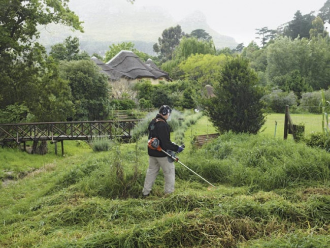 HUSQVARNA 128R Триммер бензиновый бензокоса 9527157-58 HUSQVARNA 128R Триммер бензиновый бензокоса 9527157-58