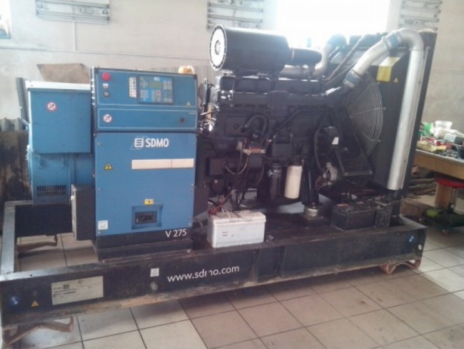 БУ дизельный генератор SDMO V275K