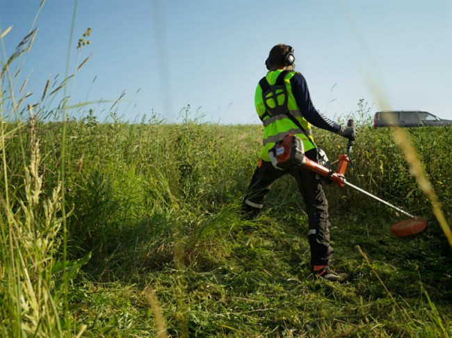 HUSQVARNA 525RX Триммер бензиновый бензокоса 9667768-01 HUSQVARNA 525RX Триммер бензиновый бензокоса 9667768-01